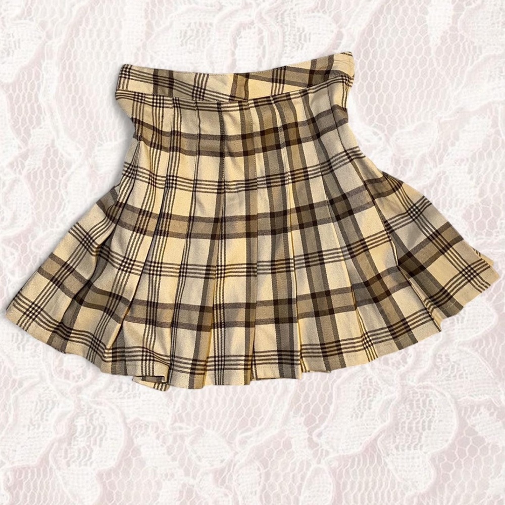 Stylish Plaid Mini Skirt in Tan and Cream